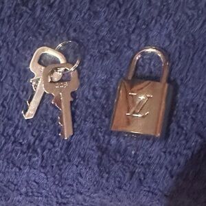 Louis Vuitton Shiny Silver Lock and Key Set